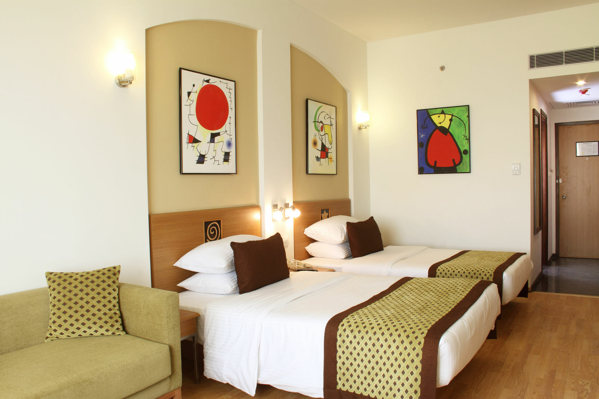 Lemon Tree Hotel Electronics City Μπανγκαλόρ Δωμάτιο φωτογραφία
